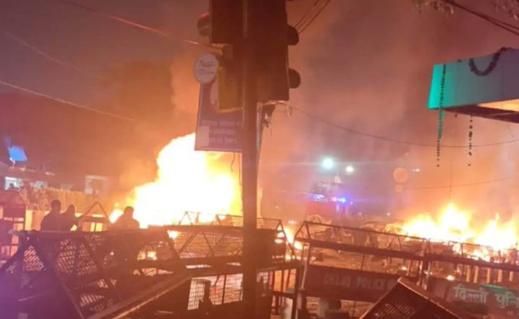 ఢిల్లీ పేలుళ్ల దర్యాప్తులో అంతర్జాతీయ కుళ్లు