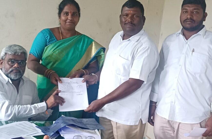 సర్పంచ్ అభ్యర్థిగా కోడూరు స్వర్ణలత శివకుమార్ గౌడు నామినేషన్