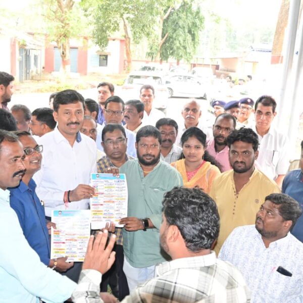 సింగరేణి చైర్మన్ కి ప్రెస్ క్లబ్ వినతి పత్రం