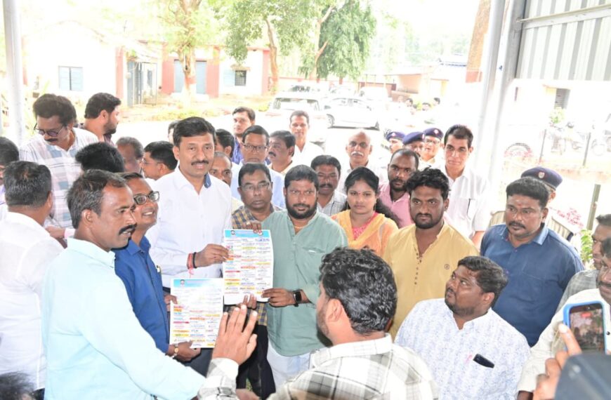 సింగరేణి చైర్మన్ కి ప్రెస్ క్లబ్ వినతి పత్రం