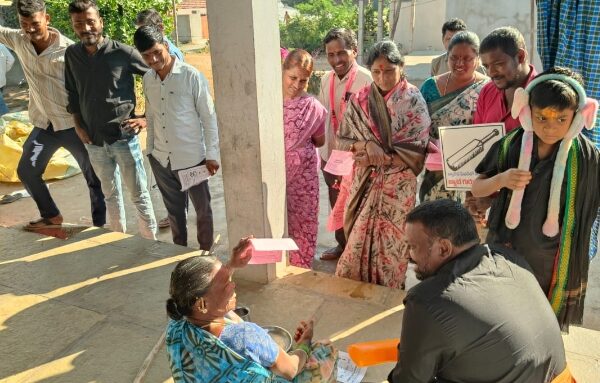 కొన్నేలో సర్పంచ్ అభ్యర్థి వేముల స్వప్న విద్యాసాగర్ ప్రచార జోరు